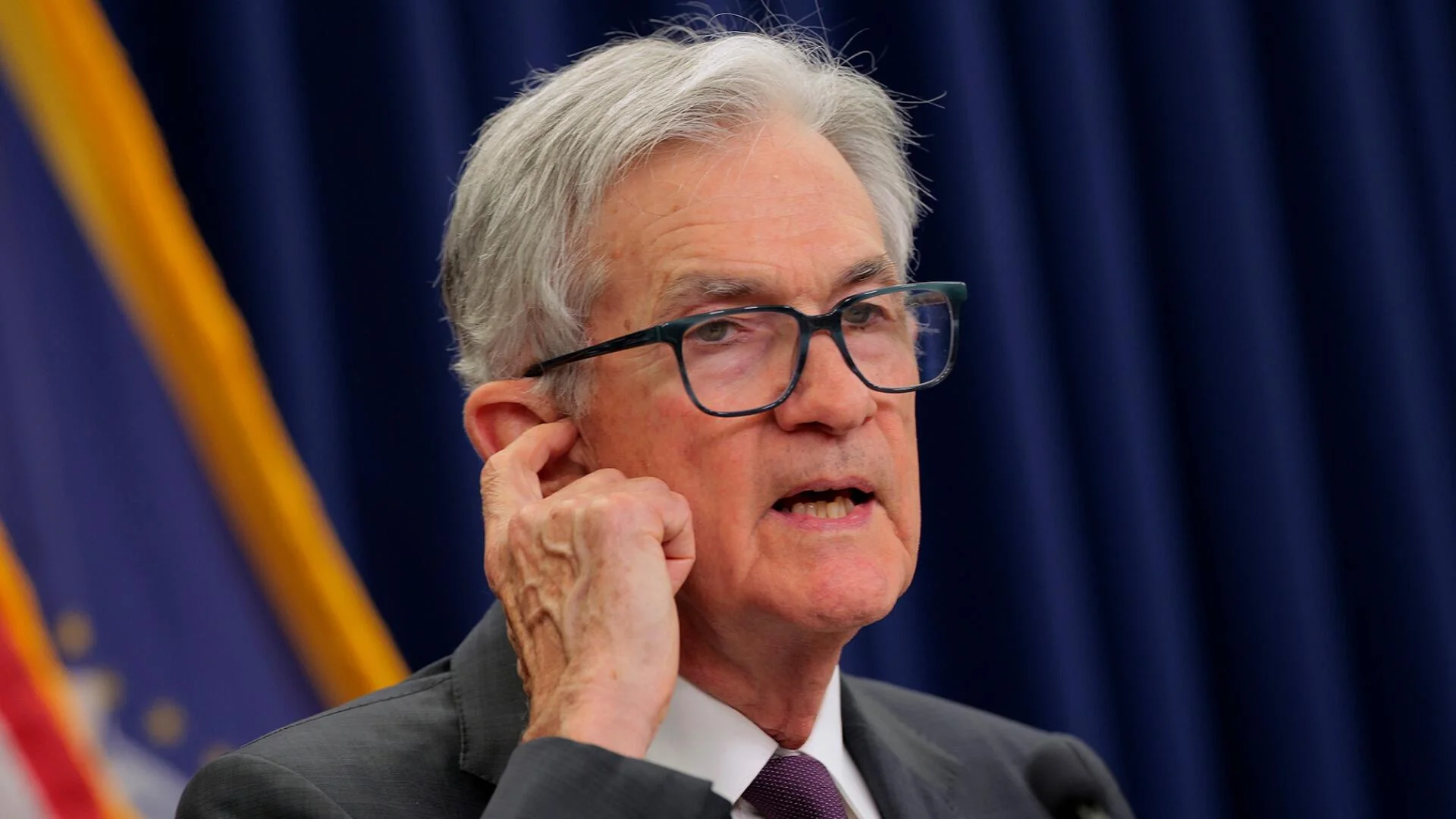 Powell’s Rate Cut Signal Ignites Crypto Market Hopes 1 Powell Hints at Rate Cuts