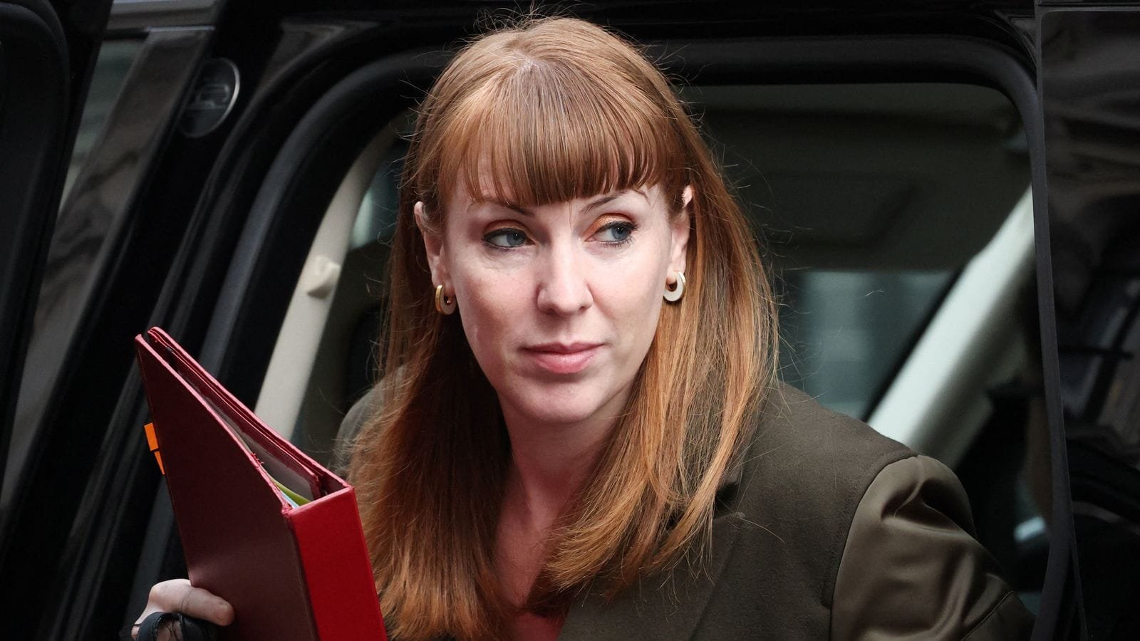 Angela Rayner's Son: From Premature Birth to Political Controversy 1 Angela Rayner's Son